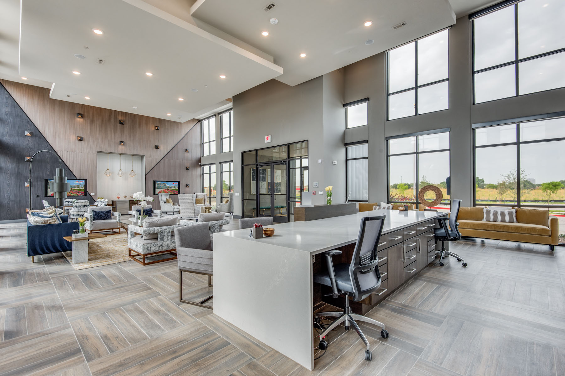 Jefferson Boardwalk leasing office and lobby