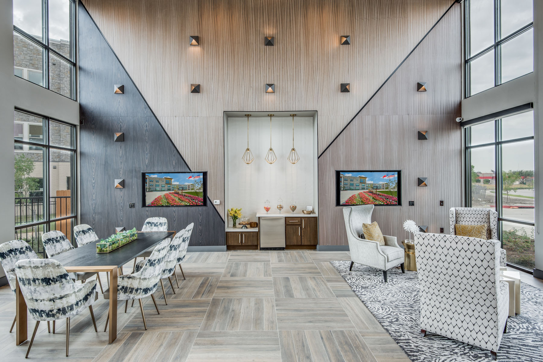 Jefferson Boardwalk lobby and television viewing area